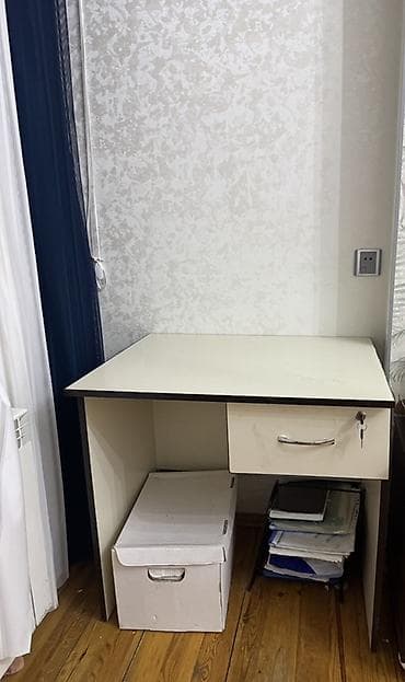 Sifarişlə ev mebeli: Düz masa, Polkalı, Siyirməli, Sadə laminat, Zəmanətsiz, Kredit yoxdur — 1