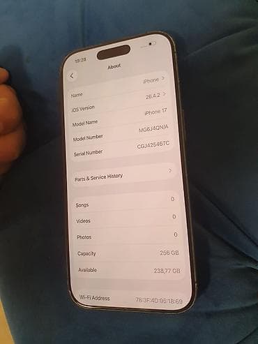 2.el macbook: IPhone 17, 256 GB, Qara — 1