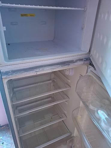 samovar satilir: BEKO iki qapılı soyuducu - Üst hissə: dondurucu kamera, bir rəfli - — 1