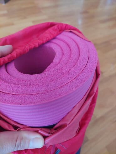 yoqa xalçası: Yoqa,pilates uçun qalın mat.sumkası ilə birlikde satılır.naziklərden — 1