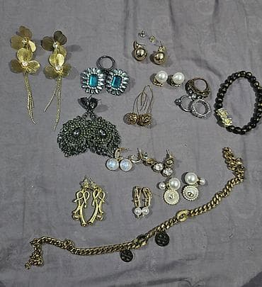 Zərgərlik əşyaları: Müxtəlif növ bijuteriyalar satılır, seçim çoxdur. Hamısı əla — 1