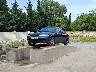 equinox ehtiyat hisseleri: Opel Vectra B sedan - Kuzov: 4 qapılı sedan, tünd göy rəng - Mühərrik — 8