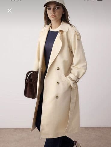 qadınlar üçün lak plaşlar: Qadın bej plaş
yenidir — 1