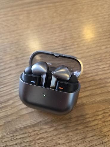 Kompüter ehtiyyat hissələri: Galaxy buds 3 pro tecili satilir tezedi kontakdan alinib — 1