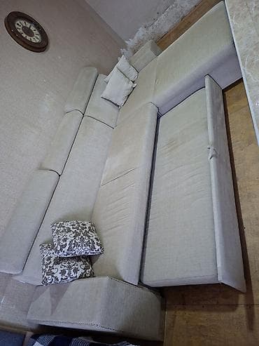 2 divan: Bej rəngli L‑şəkilli künc divan - Rahat dizayn: Geniş oturacaq — 2