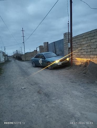 Audi A4: 1.8 l | 1998 il Sedan