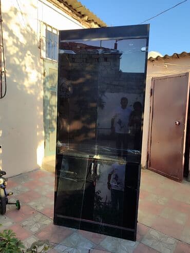 Şüşəli dolab vitrini, İşlənmiş