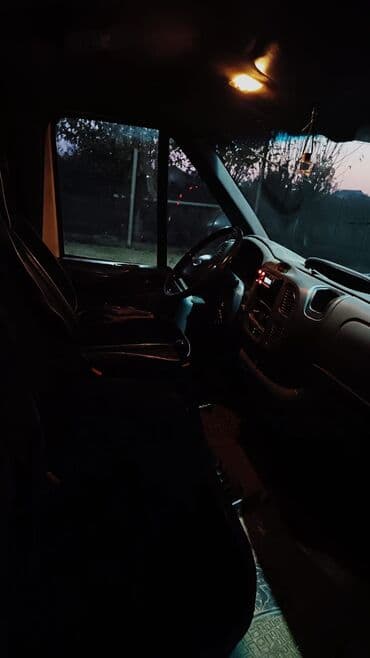 mini belarus traktor: Ağ rəngli yük mikroavtobusu – Ford Transit (uzadılmış və hündür — 5