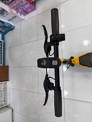 samokat az: İşlənmiş Elektrik samokat > 12", 351 - 500 Vt, 16 - 25 km/s, Ünvandan götürmə, Rayonlara çatdırılma — 1