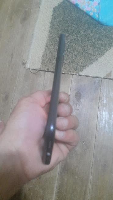 galaxy note 5: Smartfon - Ekran: Tam ekran ön panel, yuxarı mərkəzdə “su damcısı” — 4