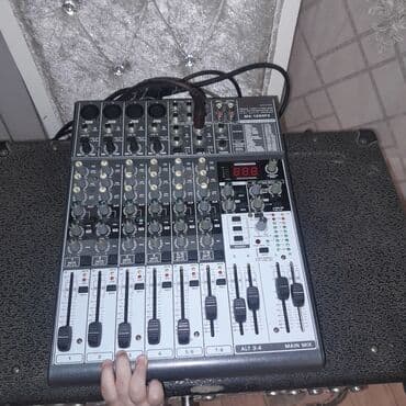 усилител: Б/у Гитарный усилитель, Behringer, 2 Вт, Самовывоз — 1
