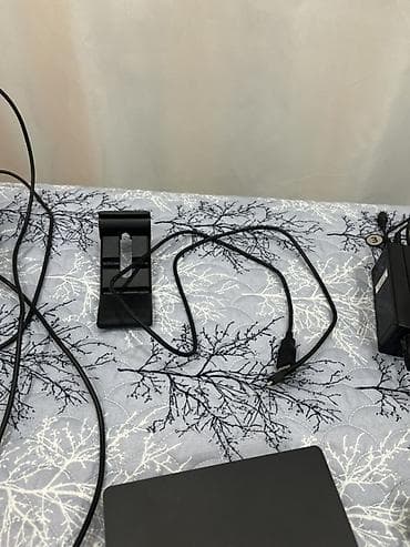 adapt: Sony PlayStation VR (PS VR) dəsti Xüsusiyyətlər və tərkib: - PS VR — 2