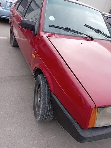 Model: Lada Samara (VAZ 2109), qırmızı rəng, sedan/hatchback kuzov