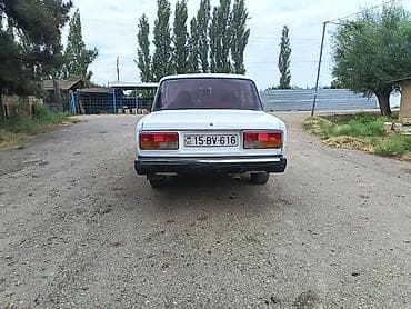 VAZ 2107, ağ gövdə, arxa ötürücü sedan. Texniki xüsusiyyətlər: -