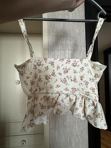 Bershka brendinə məxsus top, S ölçü. Tamamilə yenidir, cəmi 1 dəfə — 2