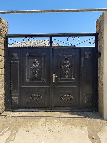 seyf qapi: İşlənmiş Dəmir Həyət darvazası, Yana açılan, 250 m, Mexaniki, Qapı ilə, rəng - Qara, Kredit yoxdur — 1