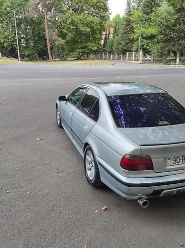 nissan skyline r34: BMW 5 series: 2.8 l | 1996 il Sedan — 6
