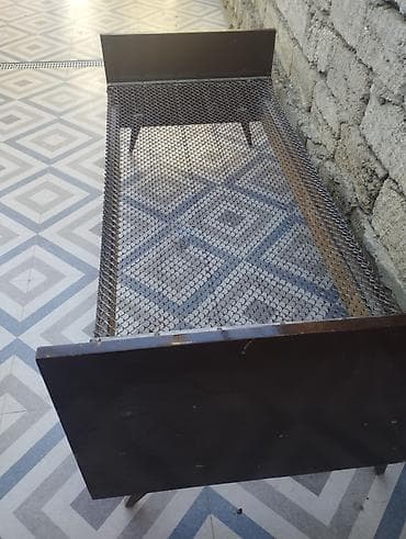 Təknəfərlik çarpayı, Bazasız, Matrassız, Siyirməsiz — 2