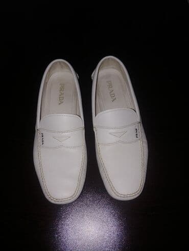 ayaqqabı кожание: Prada
1 dəfə geyinilib
Ölçü - 44 / 45
Material dəri
Rəngi açıq bej — 1