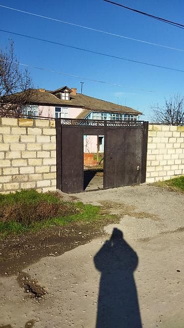 Satılır: həyətli iki mərtəbəli yaşayış evi. Gilas bağı var ( 70 ağac