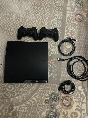 playstation 4 disk: Sony PlayStation 3 Slim oyun konsolu seti. Komplekt: - PS3 Slim — 3