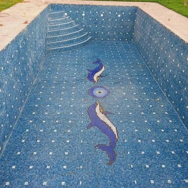 işlənmiş qaplar: Xüsusi hovuz üçün mozaika üzləmə və bitirmə xidməti Təsvir: - Beton — 18