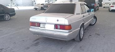 mersedes e 200: Mercedes-Benz 190: 2 l | 1992 il Sedan — 10