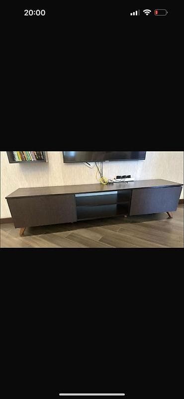 televizor altligi divarda: Düz TV altlığı, Polkalı, Laminat — 2