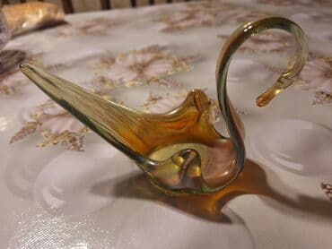 dərin boşqab: Şüşə qab dəsti - 2 ədəd şüşə krujka: qalın divarlı, qulpulu. Üzərində — 13