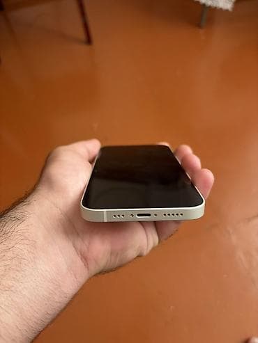Техника и электроника: IPhone 13, Белый, Face ID — 3