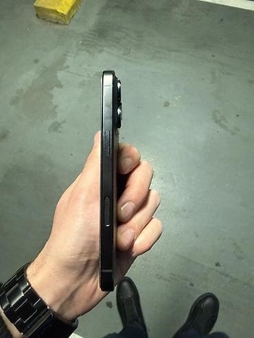 ipone iks: IPhone 16 Pro, 256 GB, Qara — 5