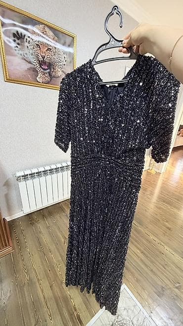beli: Teze. Geyinilmeyib. Sadece derzide sine ve beli biraz bağlatdırılıb — 1