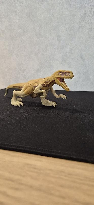 Столы для кормления: Artikulyasiya olunmuş ətraflara və açılan çənəyə malik bej rəngli — 2