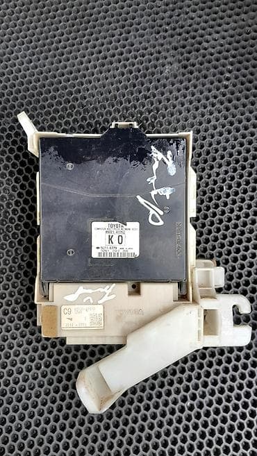 prius maqnitola: Toyota Prius, 2013 il, Orijinal, Yaponiya, İşlənmiş — 2