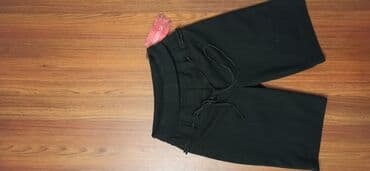 Məktəbli forması: Qara şort – İssi Istanbul, ölçü 42 - Rəng: qara - Model: dizdən — 1