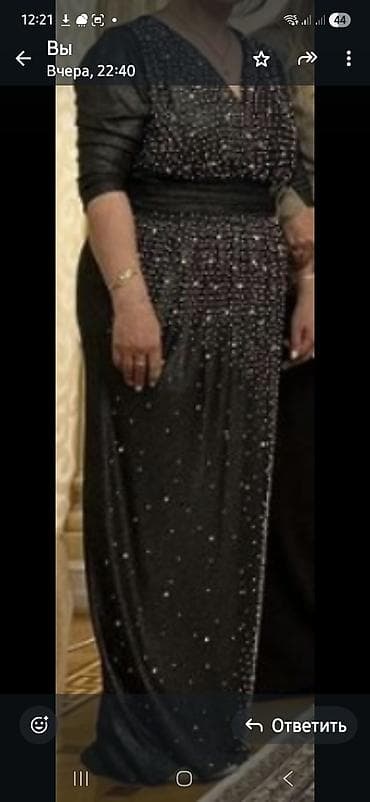 don modeleri: Zərif gecə/libas – qara metalik parıltılı kumaşdan, tam uzunluqda. Ön — 3