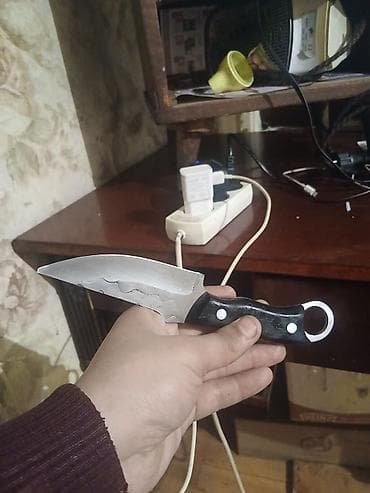 Столовые приборы: Bıçaq – əl işi - Ümumi uzunluq: təxminən 23–25 sm - Bıçaq hissəsi — 2