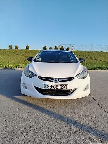 Hyundai Elantra: 1.6 l | 2013 il Sedan