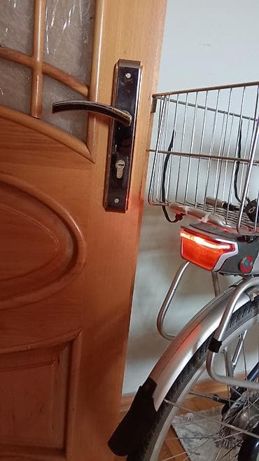 velosiped cube: Şəhər üçün elektrik velosipedi Texniki xüsusiyyətlər və təchizat: - — 4