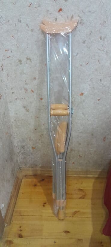 Yerimək üçün arabalar, çəliklər, əsalar, rollatorlar: Məhsul: qoltuqağacı cütü Təsvir: - Material: yüngül və möhkəm — 3