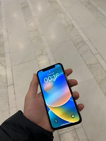 IPhone X, 64 GB, Simsiz şarj, Face ID — 2