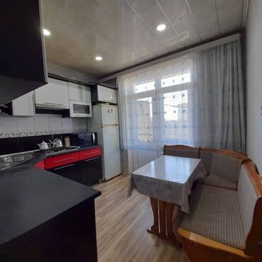 sibrizdə evlərin qiyməti: Bakı, 4 otaqlı, Köhnə tikili, m. Xalqlar Dostluğu, 105 kv. m — 9