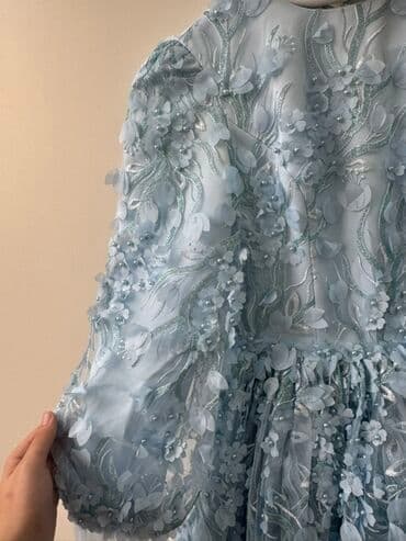 çiçəkli ətəklər: Açıq Göy rəngli zərif ziyafət/gecə donu. 300 azna Elatusda tikilib, 1 — 2