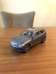 Bmw X5 modelidir ili:2022 rəng:yaş asvalt maşın təzədir heç bir