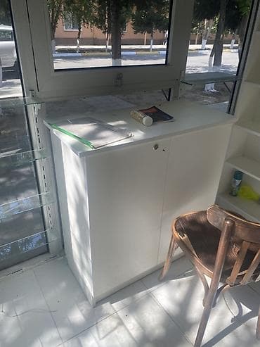 yataq otagi dest: Ağ rəngli vitrin və mebel dəsti – mağaza/ofis üçün - 1 ədəd — 1