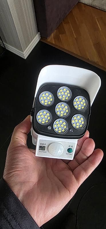 şəkill: Məhsul: Günəş enerjili hərəkət sensorlu LED proyektor/saxta kamera — 3