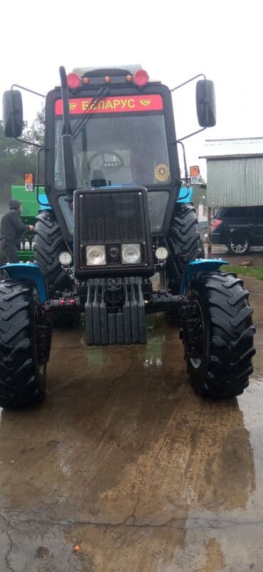 mtz mator: Belarus 892 traktor - Güc: 89 a.g. (təxmini), 4 silindrli dizel — 1