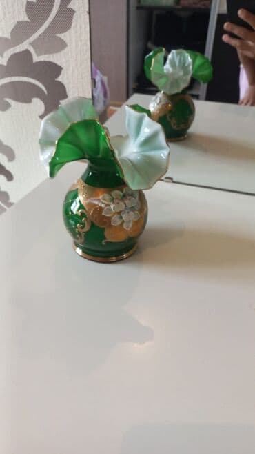 qlobus şəkilləri: Bir vaza, Keramika — 1