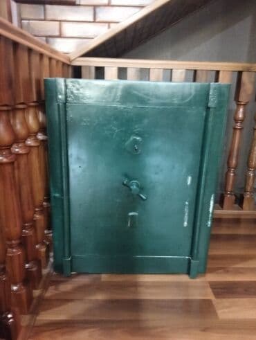 Gözəllik və estetika avadanlığı: Qedimi seyf 500kq yaxin cekisi var 5,6 nefere zordan terpetmey olur — 1