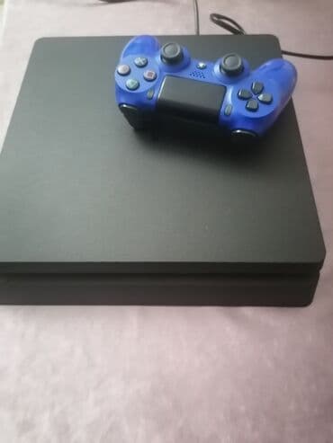 kabel av ps3: PlayStation 4 Slim oyun konsolu - Rəng: qara (korpus), mavi DualShock — 2